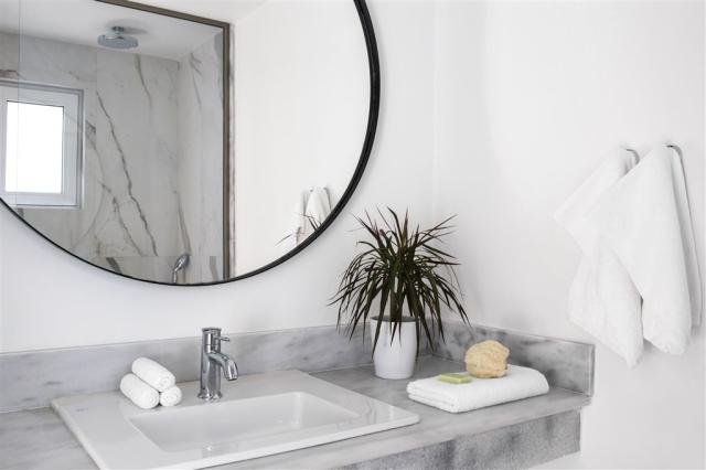 Upbeat Haven Bathroom 01-large.jpg