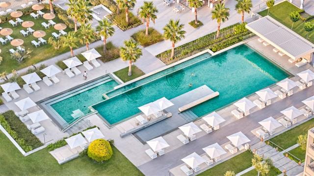 Pool 01-large.jpg