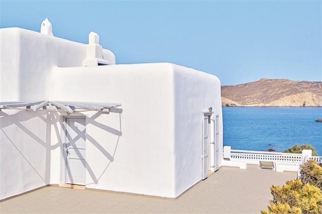16-Experience-the-island-life-with-these-whitewashed-accommodat