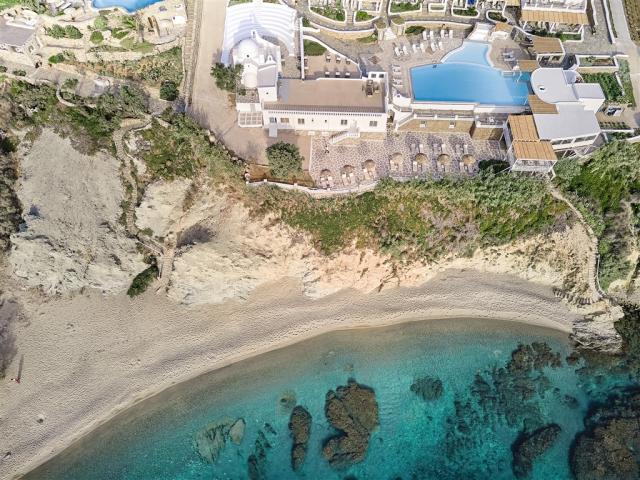 18-Panoramic-views-of-the-resort-and-the-private-beach_72dpi.jp