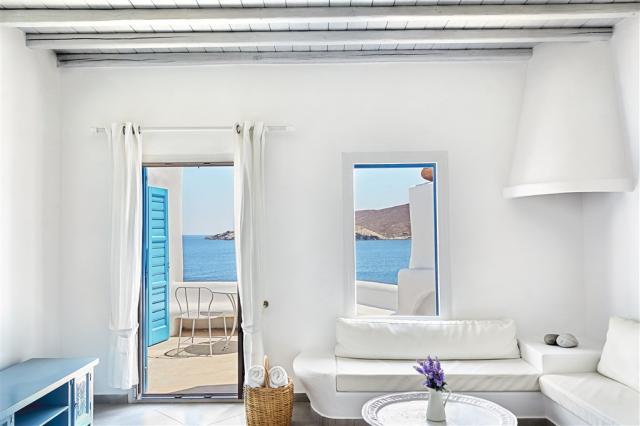 36-Grande-suite-two-bedrooms-suite-panoramic-sea-views-whitewas