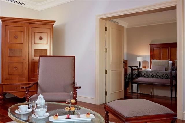 aphrodite-hills-hotel-by-atlantica-family-suite-lounge.jpg