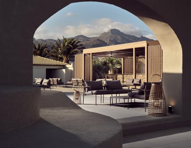 Mare Mare pool lounge.jpg
