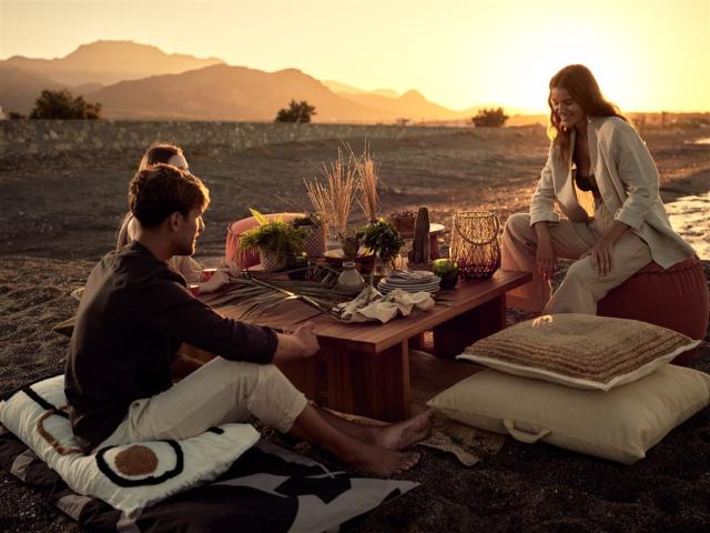 Beach private dinner.jpg