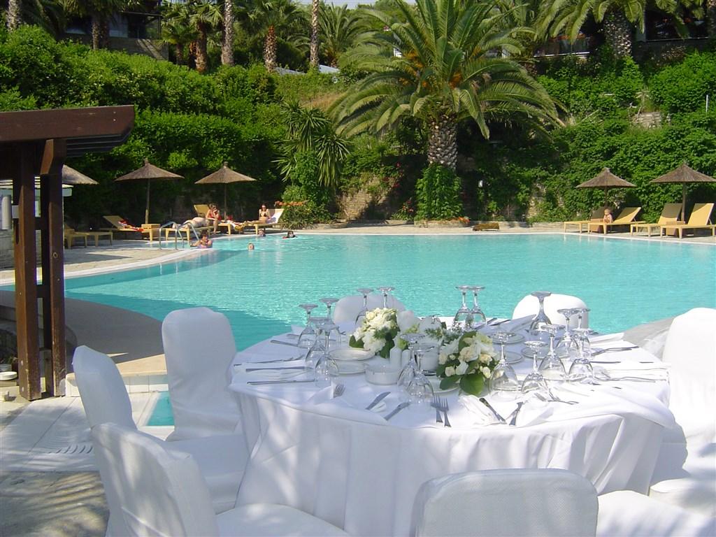Eagles Palace Hi_HUSKGEP_26159448_WEDDING RECEPTION BY THE POOL