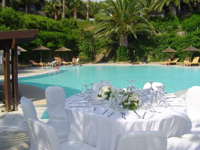 Eagles Palace Hi_HUSKGEP_26159448_WEDDING RECEPTION BY THE POOL