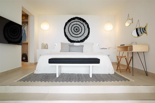 accom-1.jpg