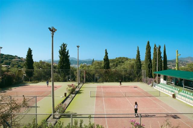 59-7-Tennis-courts-amidst-the-Dassia-pine-forest_72dpi.jpg