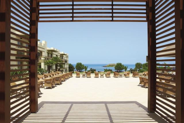05. Open air lounges overlooking the sea_high.jpg