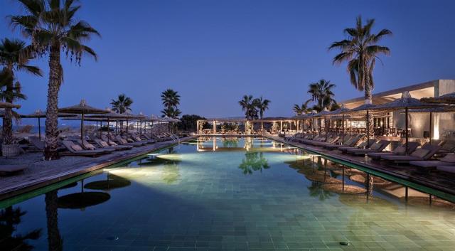 Outdoor-Pool-3-copy.jpg