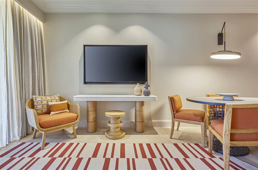 Premium Infinity Suite_Living Room.jpg
