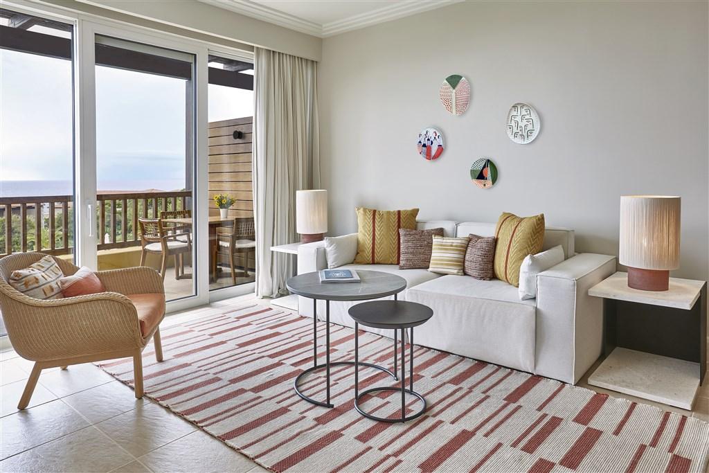 Premium Suite_Living room.jpg