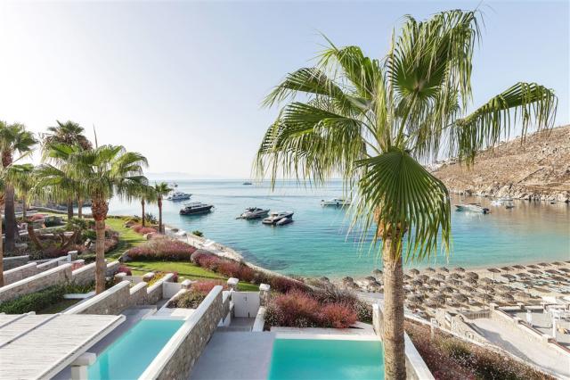 01-Z100_Mykonos-Blu,-a-Dreamy-Place-with-Dramatic-Sea-View_72dp
