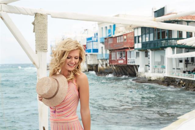 Moments-and-Memories-in-Mykonos.jpg