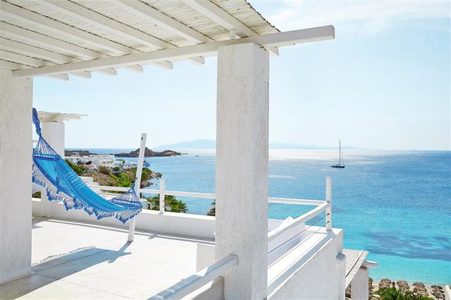 9-Blue-Views-Over-the-Aegean-Sea_72dpi.jpg