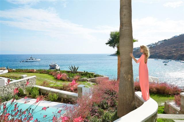 12-Blu-Villas-with-Spectacular-Sea-Views_72dpi.jpg