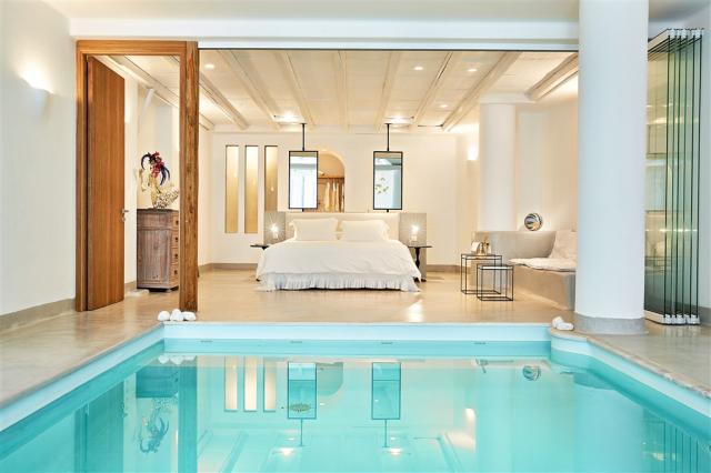 59-Luna-Blu-Suite-with-Private-Heated-Pool_72dpi.jpg
