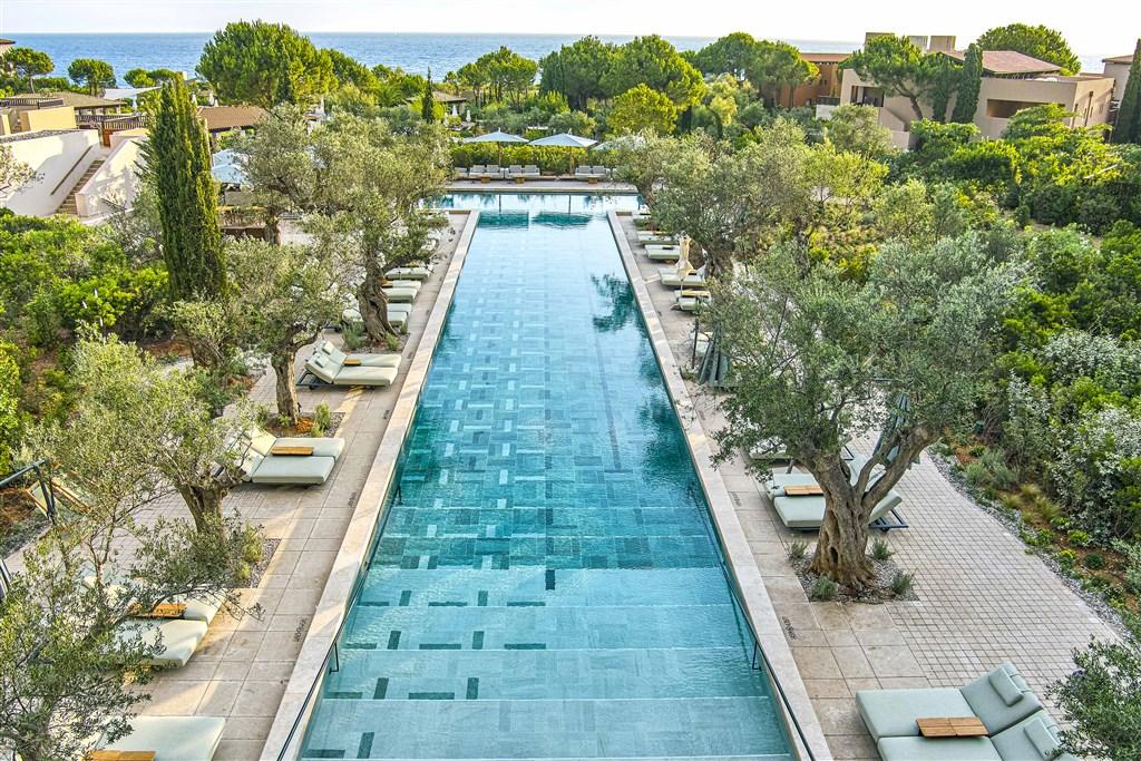 Eleon pool_1.jpg