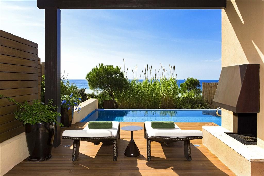 Guestroom_Grand Premium Infinity Suite Beachfront1.jpg