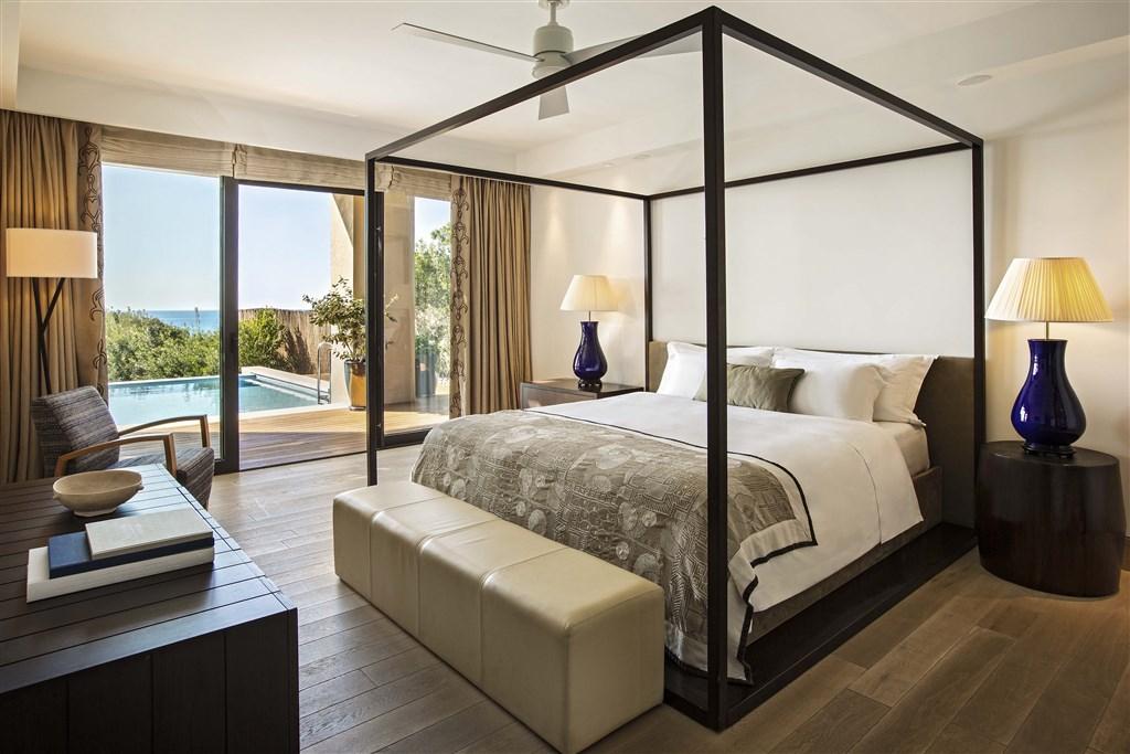 Guestroom_Master Infinity Villa1.jpg