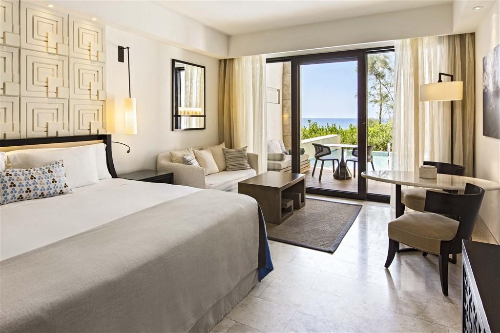 Guestroom_Premium_Infinity_Room_.jpg.jpg