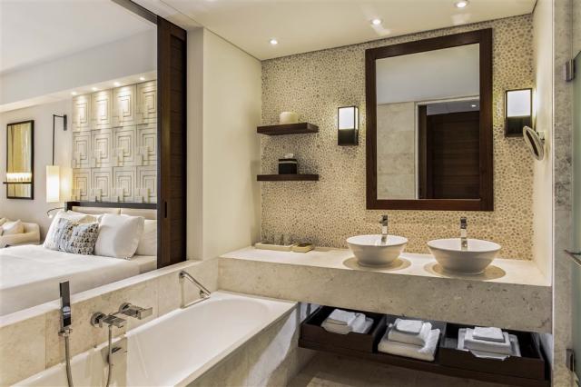 Guestroom_Room Bathroom2.jpg