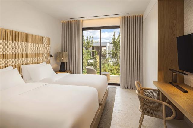 WOW Beachfront Infinity Villa_2nd bedroom.jpg