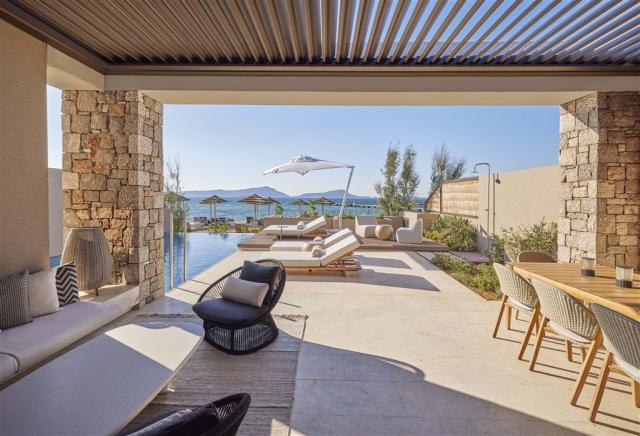 WOW Beachfront Infinity Villa_exterior_1106.jpg