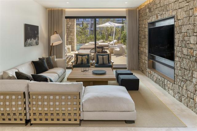 WOW Infinity villa_living room.jpg