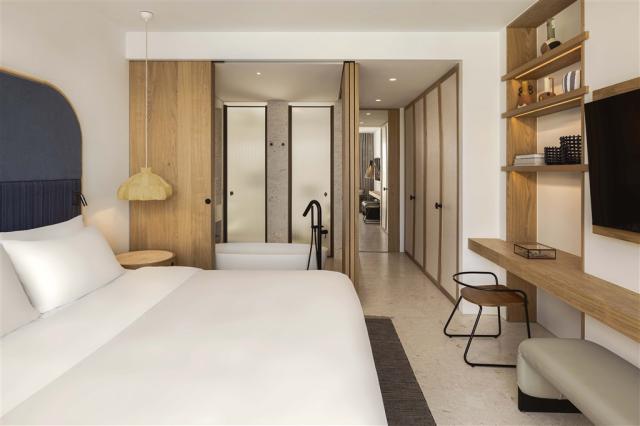 WOW Infinity villa_master bedroom interior.jpg