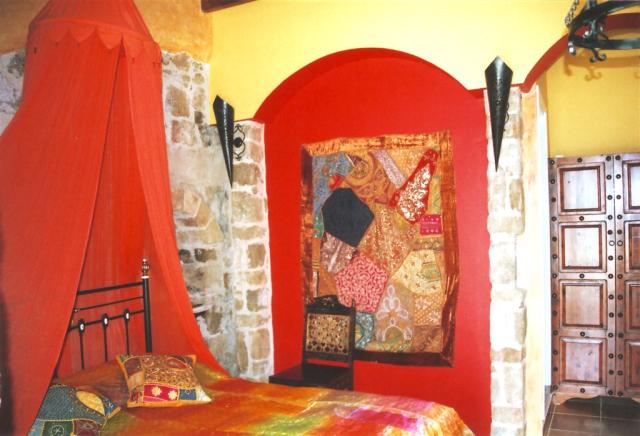 Medieval_double_room_2.tif