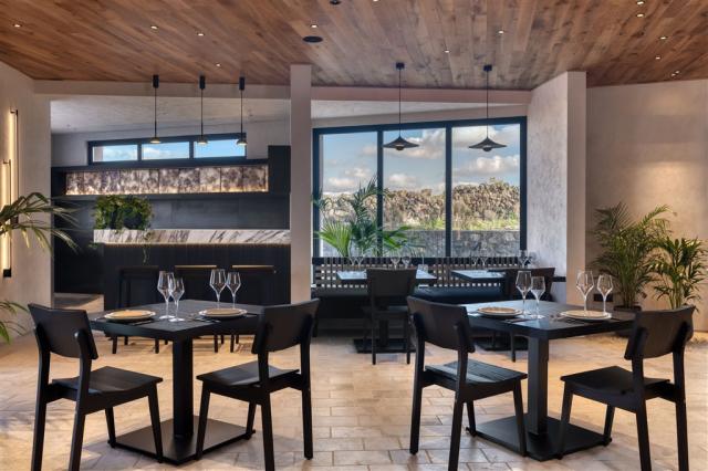 Restaurant-large.jpg