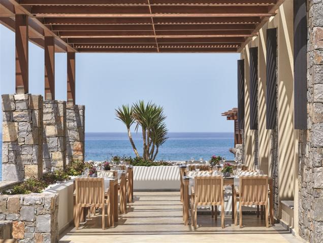 25-Seaside-Restaurant-Petrino.jpg