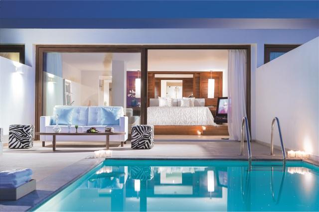 75-Amirandes-VIP-2-Bedroom-Suite-with-Fitness-Room-and-Private-