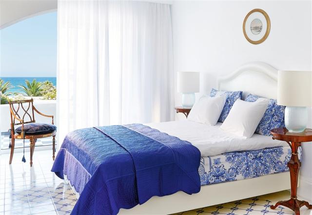 63-Open-Plan-Junior-Suite-Sea-View,-Master-Bedroom-Suite-with-p