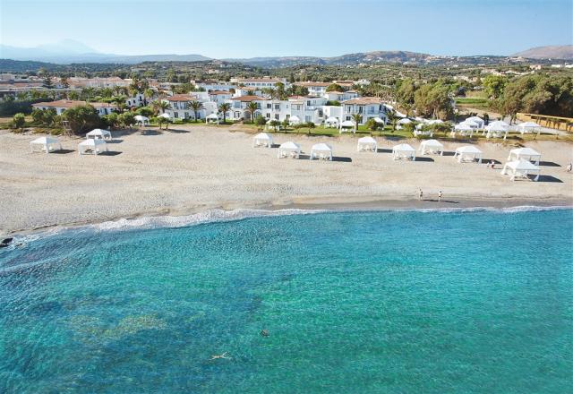 05-Escape-to-a-beachfront-paradise-set-in-the-heart-of-the-Cret