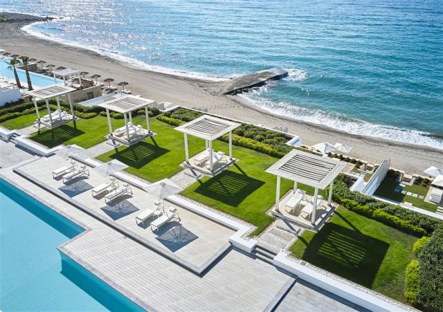 21-The-sharing-pool-with-sea-views-of-the-Lux-Me-Swim-Up-Bungal
