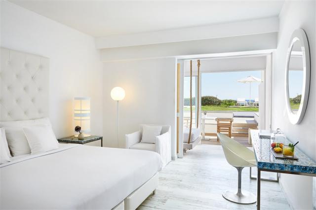 35-A-Prestige-Bungalow-with-sea-views-on-a-privileged-location_