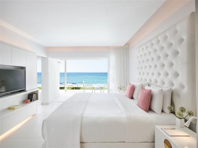 48-Lux-Me-Yali-Seafront-Suite-with-sharing-pool-and-amazing-sea