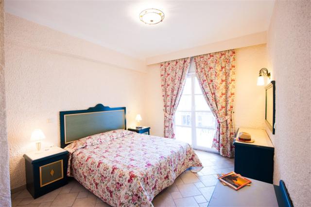 StGeorge's Bay Junior Suite Type A'.jpg