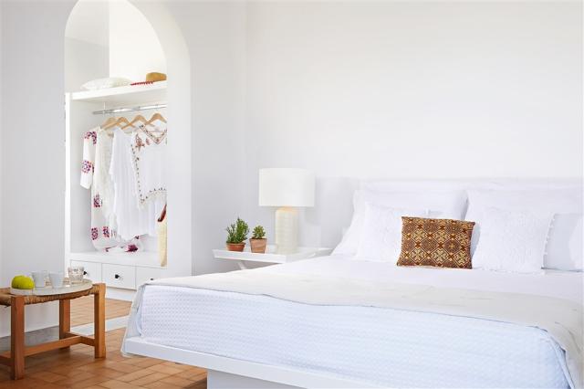 09-Family-Apartment,-Master-Bedroom_72dpi.jpg