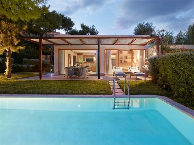 03-Deluxe-Family-Villa-Private-Pool.jpg