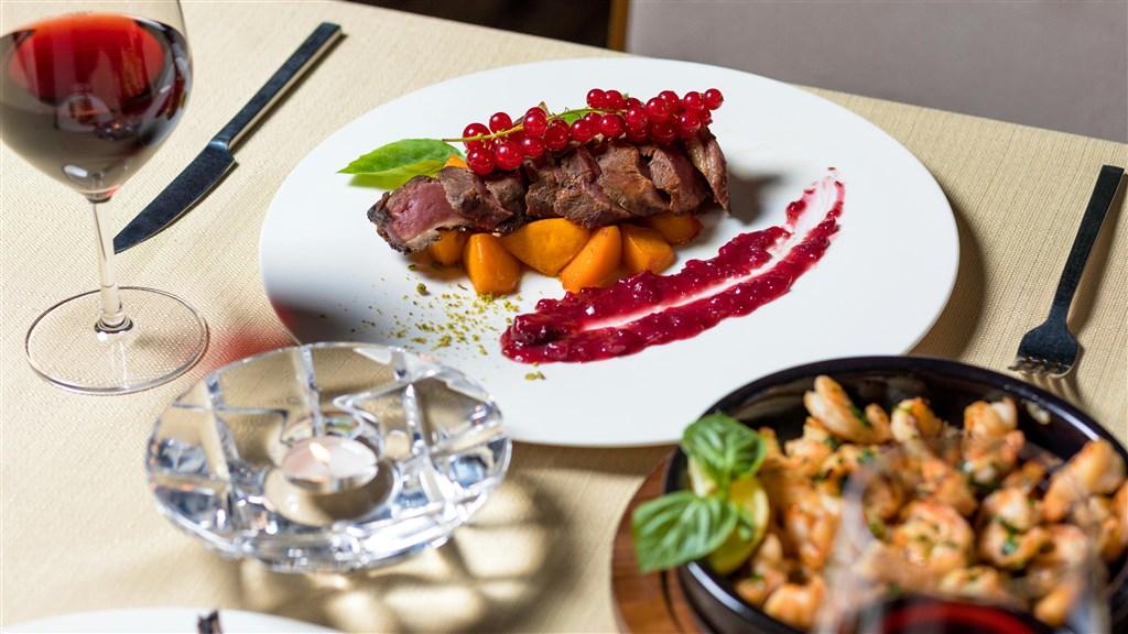 Avali_Stia Grill Restaurant (2).jpg