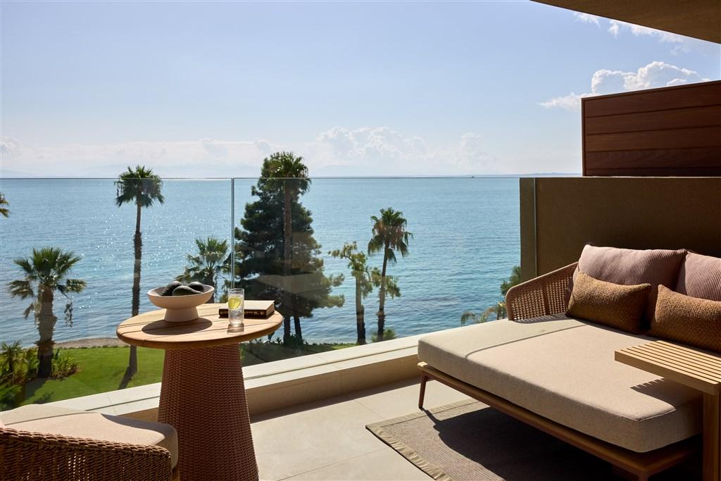 Avali_Deluxe Double Room Front Sea View_303 (2).jpg