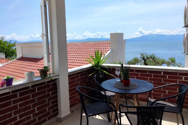 10 Podaca Apartmán č.2 terasa