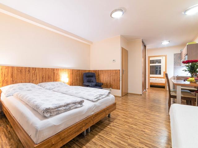 06 Apartmány