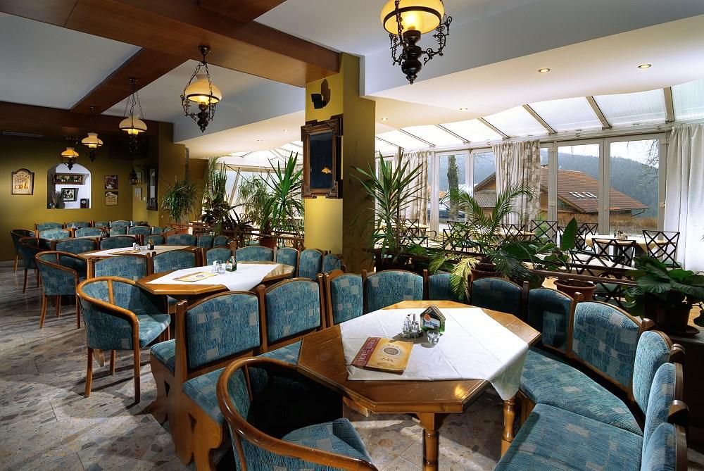 Lobby bar