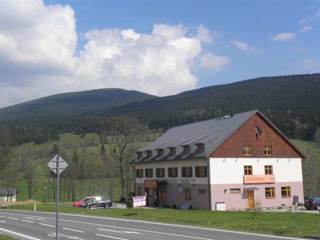hotel - pohled od cesty