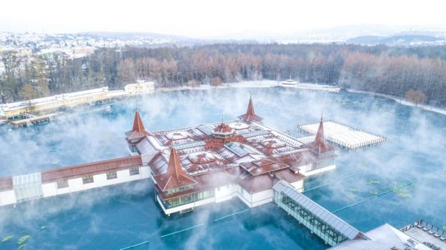 termální jezero