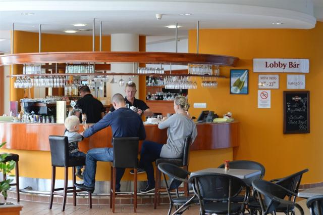 lobby bar